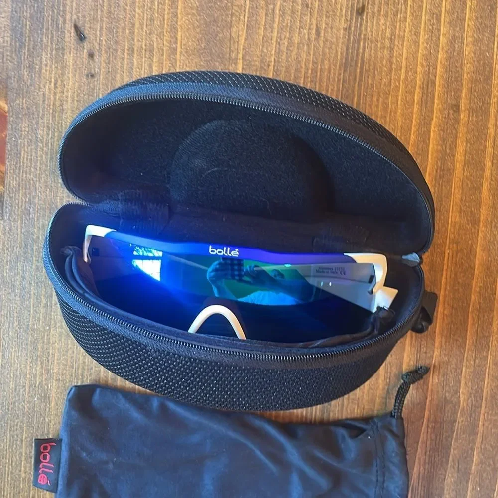 Bolle sunglasses for youth blue metallic with white frames